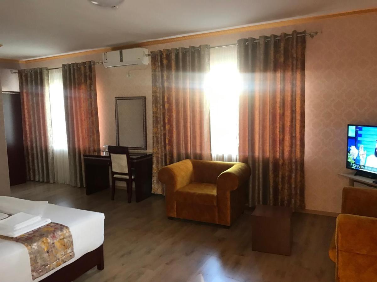 British Hotel Pogradec Exterior photo